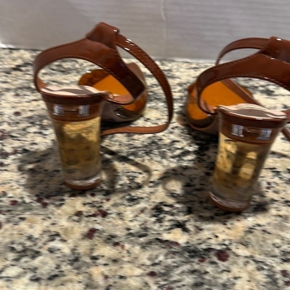 NANETHE  LEPORE - Picture 3 of 5